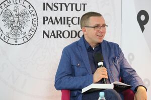 Rafał Dudkiewicz, prowadzący dyskusję o książce „Post po »karnawale«...” – Warszawa, 13 grudnia 2021. Fot. Aleksandra Wierzchowska (IPN)
