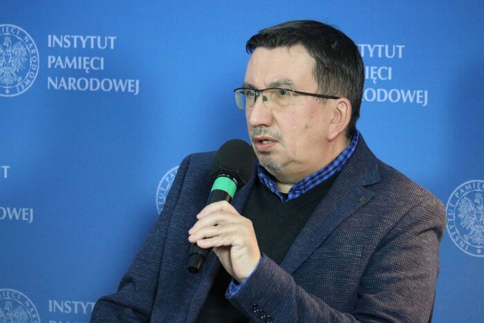 Dr Tomasz Łabuszewski (OBBH IPN Warszawa) podczas dyskusji o książce „Konspiracja i opór społeczny w Polsce 1944–1956. Słownik biograficzny”, t. VI – Warszawa, 16 marca 2022. Fot. Aleksandra Wierzchowska (IPN)