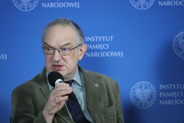 Dr Kazimierz Krajewski podczas dyskusji o książce „Konspiracja i opór społeczny w Polsce 1944–1956. Słownik biograficzny”, t. VI – Warszawa, 16 marca 2022. Fot. Aleksandra Wierzchowska (IPN)