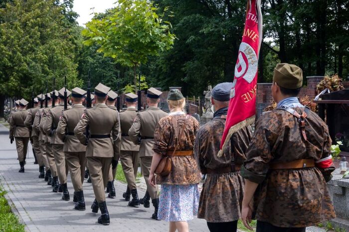 Uroczystości pogrzebowe Powstańców Warszawskich oraz cywilnych ofiar Powstania Warszawskiego, których szczątki zostały odnalezione na Czerniakowie – Warszawa, 4 sierpnia 2023. Fot. Sławek Kasper (IPN)