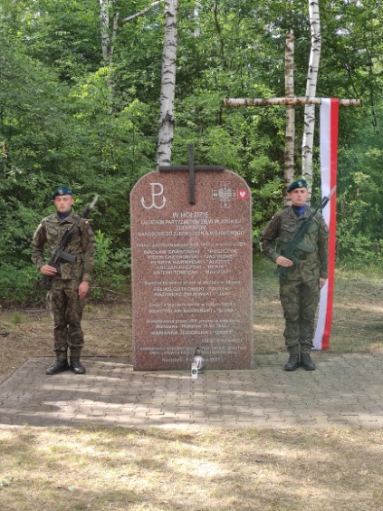 Uroczystość upamiętniająca 71. rocznicę wymordowania żołnierzy oddziału ppor. Wacława Grabowskiego „Puszczyka” – Niedziałki, 5 lipca 2024. Fot. Piotr Zaremba (IPN)