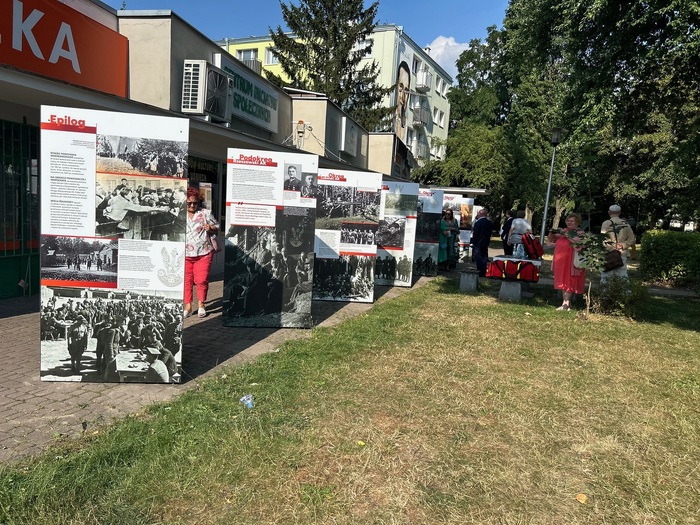 Upamiętnienie i wernisaż wystawy „Na odsiecz powstańczej Warszawie” – Ożarów Mazowiecki, 10 lipca 2024. Fot. Jacek Persa (IPN)