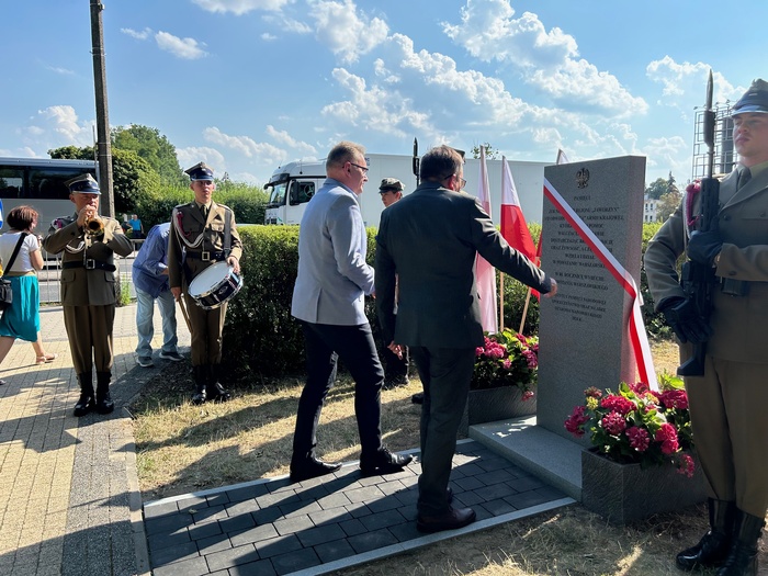 Upamiętnienie i wernisaż wystawy „Na odsiecz powstańczej Warszawie” – Ożarów Mazowiecki, 10 lipca 2024. Fot. Jacek Persa (IPN)