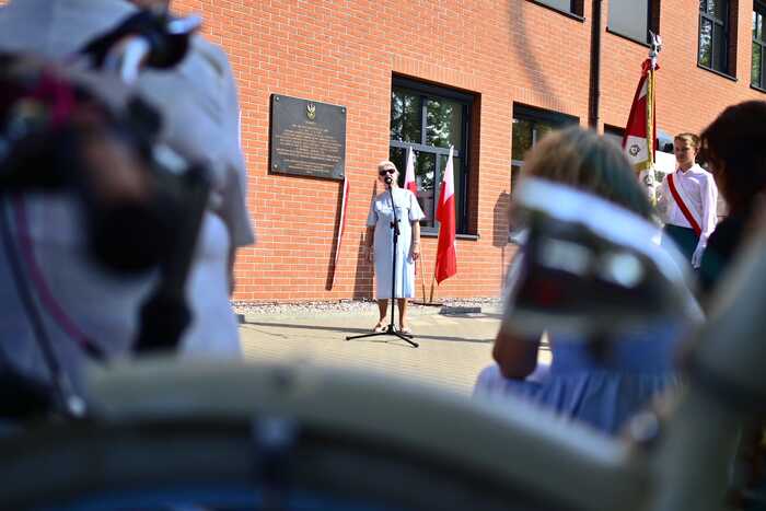 Uroczystość odsłonięcia tablicy pamiątkowej poświęconej komendantowi II Rejonu „Celków” VII Obwodu „Obroża” AK mjr. Henrykowi Okińczycowi ps. „Bil” oraz otwarcie wystawy „Na odsiecz powstańczej Warszawie” – Marki, 4 września 2024. Fot. Zbigniew Siedlewski (IPN)