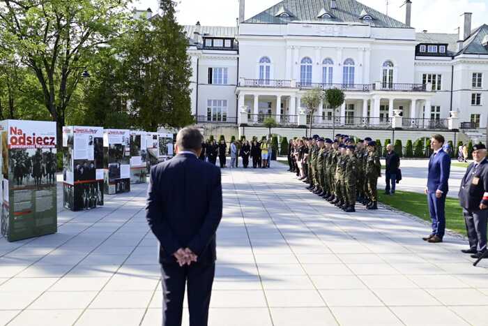 Uroczystość odsłonięcia tablicy pamiątkowej poświęconej komendantowi IV Rejonu „Fromczyn” VII Obwodu „Obroża” AK kpt. Stanisławowi Szulcowi ps. „Kania” oraz otwarcie wystawy „Na odsiecz powstańczej Warszawie” – Otwock, 11 września 2024. Fot. Zbigniew Siedlewski (IPN)
