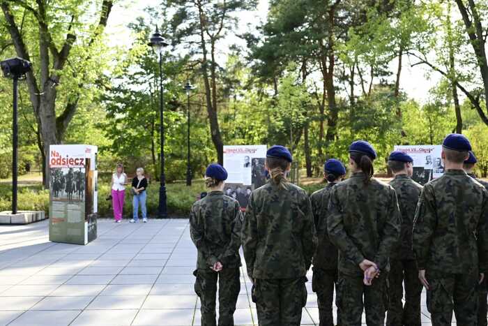 Uroczystość odsłonięcia tablicy pamiątkowej poświęconej komendantowi IV Rejonu „Fromczyn” VII Obwodu „Obroża” AK kpt. Stanisławowi Szulcowi ps. „Kania” oraz otwarcie wystawy „Na odsiecz powstańczej Warszawie” – Otwock, 11 września 2024. Fot. Zbigniew Siedlewski (IPN)