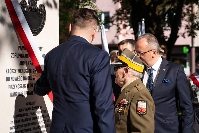 Uroczystość odsłonięcia tablicy pamiątkowej poświęconej Zrupowaniu Stołpeckiemu Armii Krajowej oraz otwarcie wystawy „Na odsiecz powstańczej Warszawie” – Nowy Dwór Mazowiecki, 29 września 2024. Fot. Andrzej Kryński (IPN)