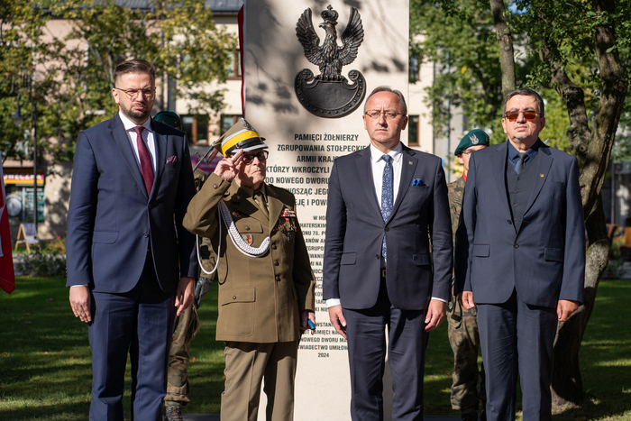 Uroczystość odsłonięcia tablicy pamiątkowej poświęconej Zrupowaniu Stołpeckiemu Armii Krajowej oraz otwarcie wystawy „Na odsiecz powstańczej Warszawie” – Nowy Dwór Mazowiecki, 29 września 2024. Fot. Andrzej Kryński (IPN)