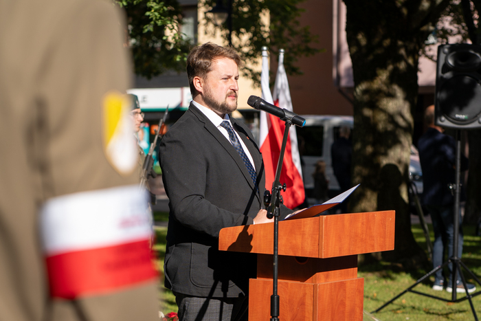 Uroczystość odsłonięcia tablicy pamiątkowej poświęconej Zrupowaniu Stołpeckiemu Armii Krajowej oraz otwarcie wystawy „Na odsiecz powstańczej Warszawie” – Nowy Dwór Mazowiecki, 29 września 2024. Fot. Anna M. Adamus (IPN)