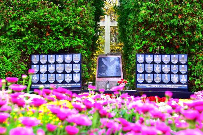 Akcja „Pamiętajmy o Bohaterach” i inauguracja kampanii społecznej straty.pl w Ożarowie Mazowieckim. Fot. Zbigniew Siedlewski (IPN)