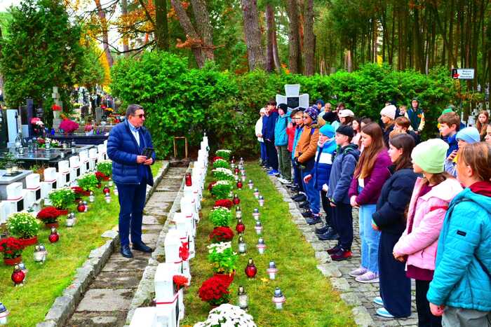 Akcja IPN w Otwocku: Uczczenie pamięci żołnierzy i start kampanii społecznej straty.pl – Otwock, 31 października 2024. Fot. Zbigniew Siedlewski (IPN)