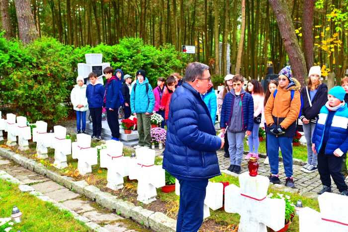 Akcja IPN w Otwocku: Uczczenie pamięci żołnierzy i start kampanii społecznej straty.pl – Otwock, 31 października 2024. Fot. Zbigniew Siedlewski (IPN)