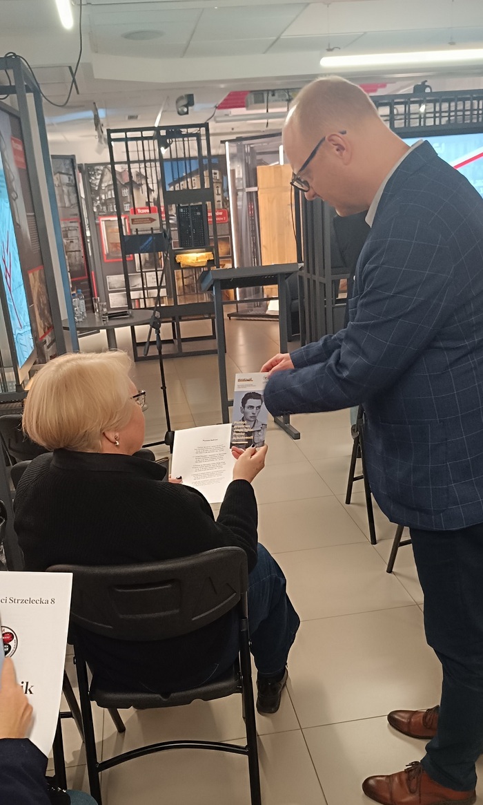 „Dla Niepodległej zaśpiewajmy" – Wspólne śpiewanie pieśni patriotycznych – Warszawa, 7 listopada 2014