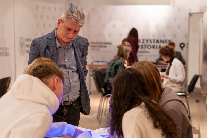 Kolejne warsztaty w ramach projektu edukacyjnego IPN „Silni Polską!” – inspirujące spotkanie z historią w Warszawie i Komornicy. Fot. Andrzej Kryński (IPN)