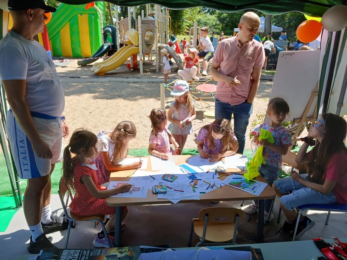 IPN na festynie rodzinnym w Jabłonnie