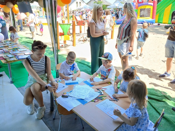 IPN na festynie rodzinnym w Jabłonnie