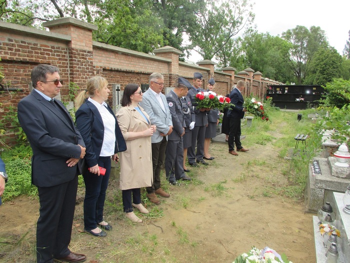 Uroczystość złożenia kwiatów na nowo postawionym nagrobku pułkownika Stanisława Luzińskiego – Warszawa, 25 czerwca 2025