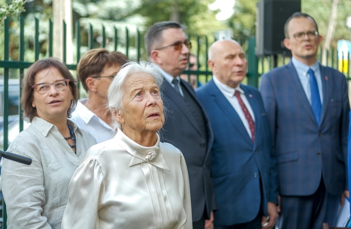 Odsłonięcie tablicy upamiętniającej personel medyczny szpitala działającego w Rembertowie w czasie II wojny światowej – Warszawa, 30 lipca 2025. Fot. Dzielnica Rembertów m.st. Warszawy