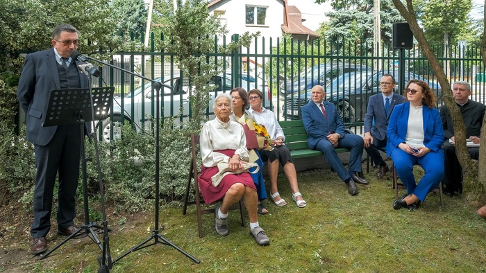 Odsłonięcie tablicy upamiętniającej personel medyczny szpitala działającego w Rembertowie w czasie II wojny światowej – Warszawa, 30 lipca 2025. Fot. Dzielnica Rembertów m.st. Warszawy