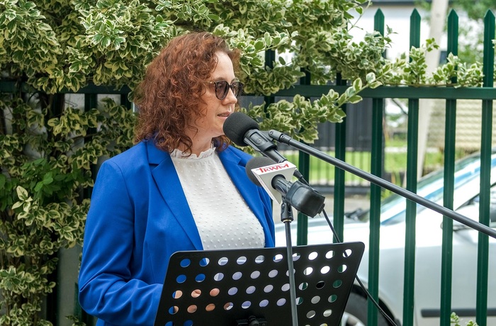 Odsłonięcie tablicy upamiętniającej personel medyczny szpitala działającego w Rembertowie w czasie II wojny światowej – Warszawa, 30 lipca 2025. Fot. Dzielnica Rembertów m.st. Warszawy