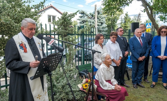 Odsłonięcie tablicy upamiętniającej personel medyczny szpitala działającego w Rembertowie w czasie II wojny światowej – Warszawa, 30 lipca 2025. Fot. Dzielnica Rembertów m.st. Warszawy