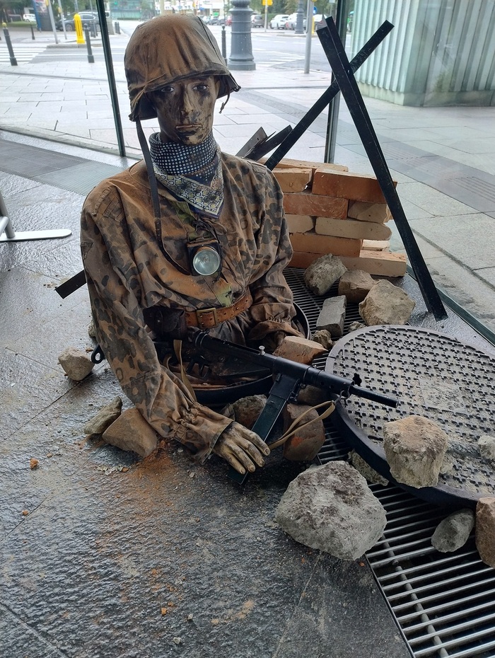 „Powstańcy Warszawscy – Plac Krasińskich” – wystawa Oddziału IPN w Warszawie – Warszawa, 31 lipca – 2 października 2025