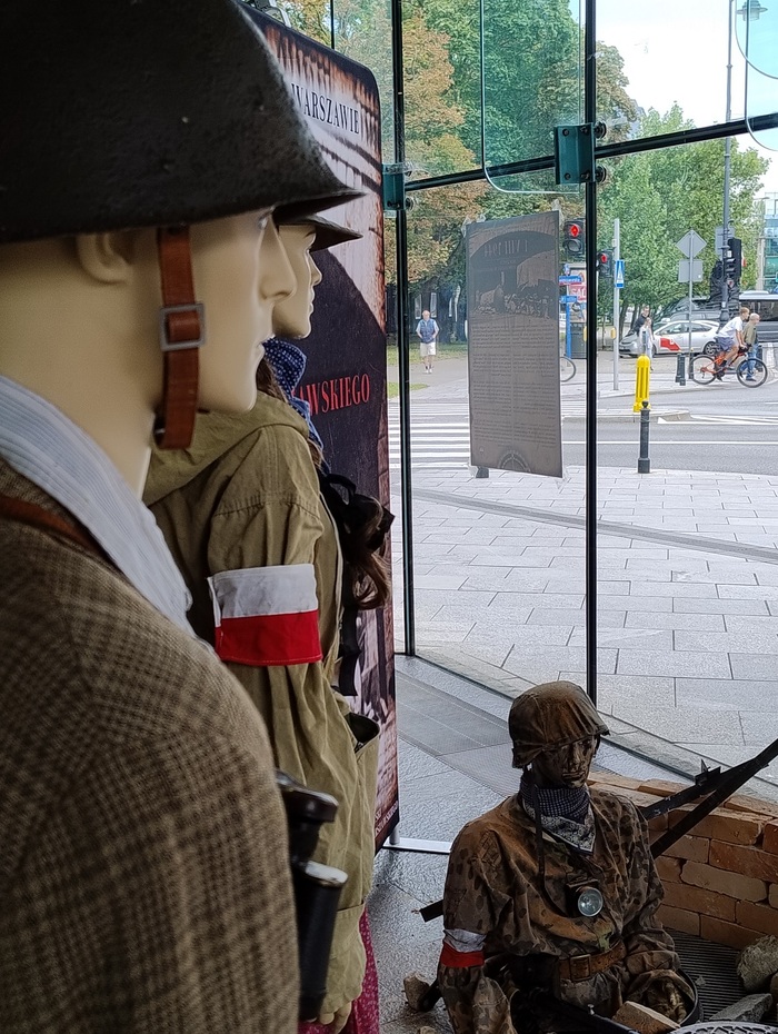 „Powstańcy Warszawscy – Plac Krasińskich” – wystawa Oddziału IPN w Warszawie – Warszawa, 31 lipca – 2 października 2025