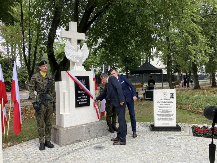 Odsłonięcie odnowionych pomników w Kobyłce – 6 września 2025. Fot. Miasto Kobyłka