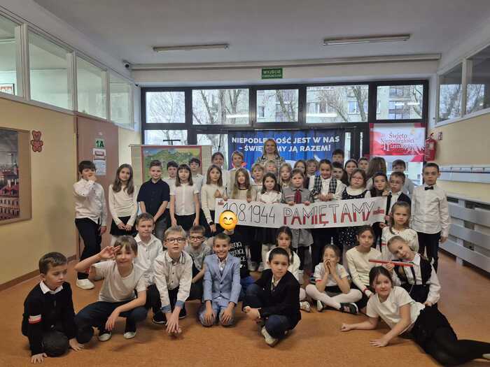 Koncert „Niepodległość jest w nas – świętujmy ją razem” w Szkole Podstawowej nr 371 z udziałem Oddziału IPN w Warszawie