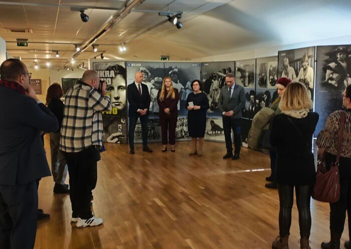 W zamojskim Arsenale można oglądać wystawę IPN „Ukradzione dzieciństwo” – Zamość, 13 lutego – 19 kwietnia 2026. Fot. IPN Warszawa