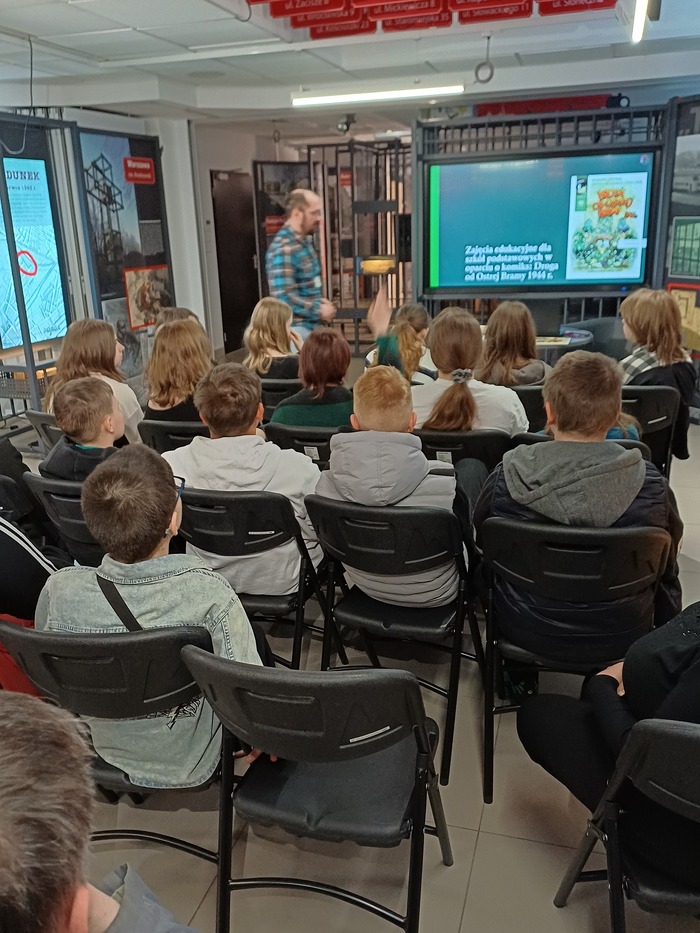 Zajęcia edukacyjne z wykorzystaniem komiksu „Droga od Ostrej Bramy 1944 r.” – Warszawa, 22 kwietnia 2026