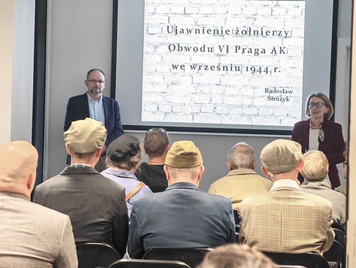 Spotkanie z historią Powstania Warszawskiego na Pradze. Warszawa, ul. Szwedzka 22. Fot. Iwona Spałek (IPN