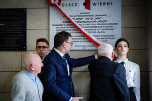 Uroczyste odsłonięcie tablicy upamiętniającej członków młodzieżowej organizacji antykomunistycznej – Warszawa, 1 marca 2019. Fot. Sławek Kasper (IPN)