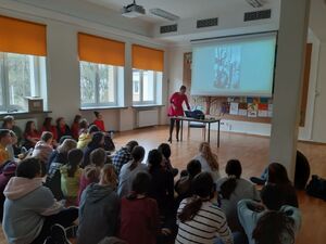 Wykład Ewy Dyngosz „Józef Piłsudski – twórca Niepodległej” w Szkole Podstawowej im. Wspólnej Europy w Zalesiu Górnym – 14 listopada 2019