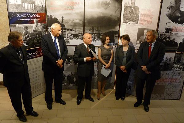 Rektor Akademii Ostrogskiej – Ihor Pasicznyk otwiera wystawę