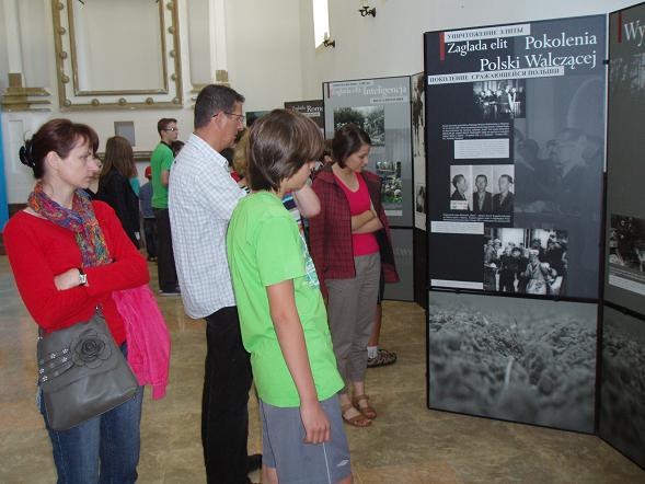 Pierwszymi zwiedzającymi byli, obok mieszkańców Latyczowa, goście Domu Pielgrzyma im. Jana Pawła II przy Sanktuarium w Latyczowie