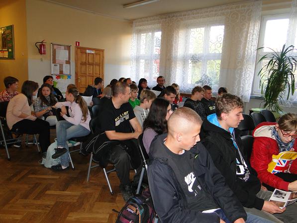 Młodzież gimnazjalna w czasie warsztatów „Cienie ze Strzeleckiej