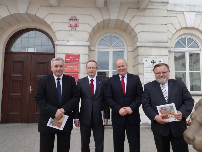 Spotkanie przedstawicieli IPN z prezydentem Płocka. Od lewej: prof. Jerzy Eisler, dr Łukasz Kamiński, Andrzej Nowakowski i Jacek Pawłowicz 