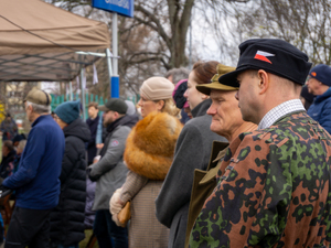 Odsłonięcia pomnika dla 18 oficerów z Sadyby, którzy zginęli w Katyniu i Charkowie – Warszawa, 9 kwietnia 2022. Fot. Andrzej Kryński (IPN)