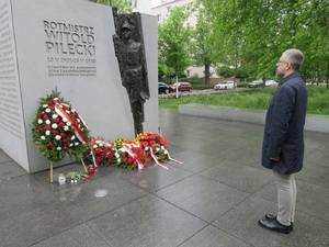 Znicze pamięci w 74. rocznicę śmierci rtm. Witolda Pileckiego – Warszawa, 25 maja 2022. Fot. Michał Rosenberg (IPN)