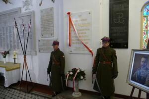 Uroczystość odsłonięcia tablicy poświęconej pamięci Marszałka Józefa Piłsudskiego – Warszawa, 11 grudnia 2022. Fot. Piotr Jaźwiński (IPN)