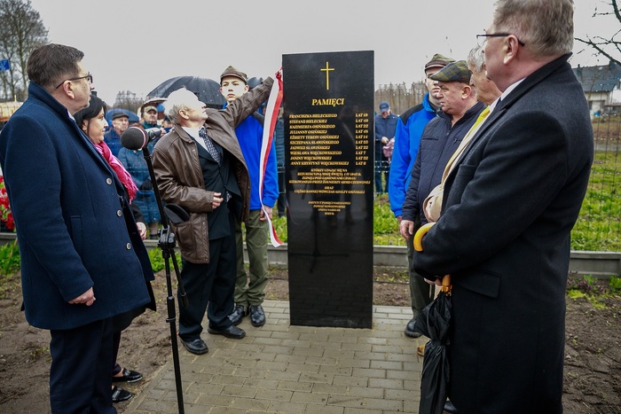 Odsłonięcie tablicy poświęconej mieszkańcom Nasielska, którzy zginęli z rąk Sowietów – Nasielsk, 1 kwietnia 2023 r.