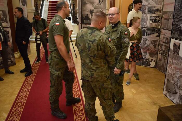 Otwarcie angielskiej wersji wystawy „Zimna wojna. Krótka historia podzielonego świata” – Krajowa (Rumunia), 20 lipca 2023. Fot. Daniel Botea