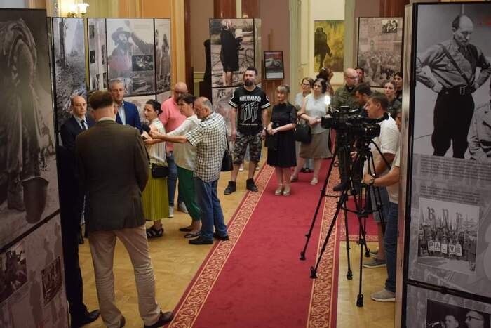 Otwarcie angielskiej wersji wystawy „Zimna wojna. Krótka historia podzielonego świata” – Krajowa (Rumunia), 20 lipca 2023. Fot. Daniel Botea