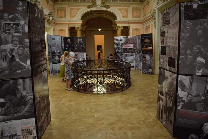 Otwarcie angielskiej wersji wystawy „Zimna wojna. Krótka historia podzielonego świata” – Krajowa (Rumunia), 20 lipca 2023. Fot. Daniel Botea