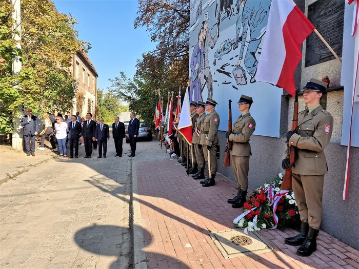 Uroczyste odsłonięcie muralu upamiętniającego akcję Kutschera – Piastów, 27 września 2023