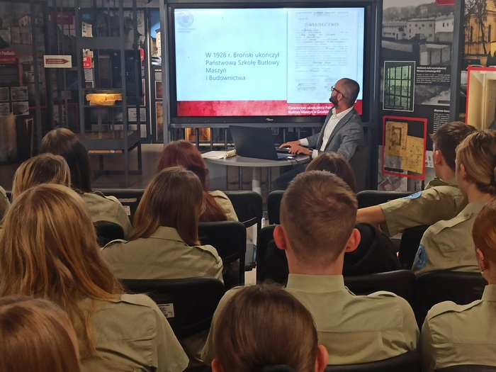 Historia w artefaktach zapisana – inauguracja projektu wystawienniczo-edukacyjnego Archiwum IPN i Strzeleckiej 8. Fot. Iwona Spałek (IPN)