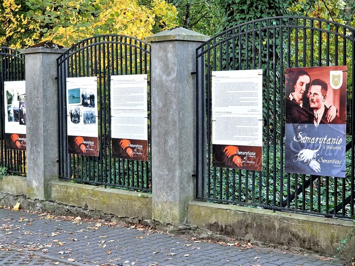 Prezentacja wystawy „Samarytanie z Markowej. Ulmowie – Polacy zamordowani przez Niemców za pomoc Żydom” – Łomianki k. Warszawy. Fot. Andrzej Kryński (IPN)