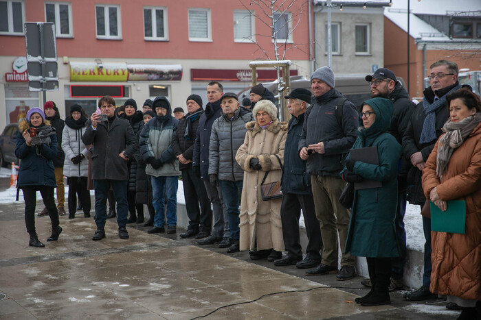 Odsłonięcie tablicy upamiętniającej wypędzenie nasielskiej społeczności żydowskiej w 1939 r. – Nasielsk, 3 grudnia 2023. Fot. Michał Rosenberg (IPN)