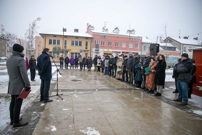 Odsłonięcie tablicy upamiętniającej wypędzenie nasielskiej społeczności żydowskiej w 1939 r. – Nasielsk, 3 grudnia 2023. Fot. Michał Rosenberg (IPN)